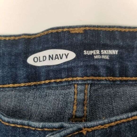 Old Navy Siper Skinny Mid Rise Raw Hem Jean. Size 10. - Picture 2 of 16